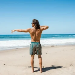 Lineage // Perfect 10 Trunk (16") 15 Lineage // Perfect 10 Trunk (16") -Kyosho Shop 258A3624