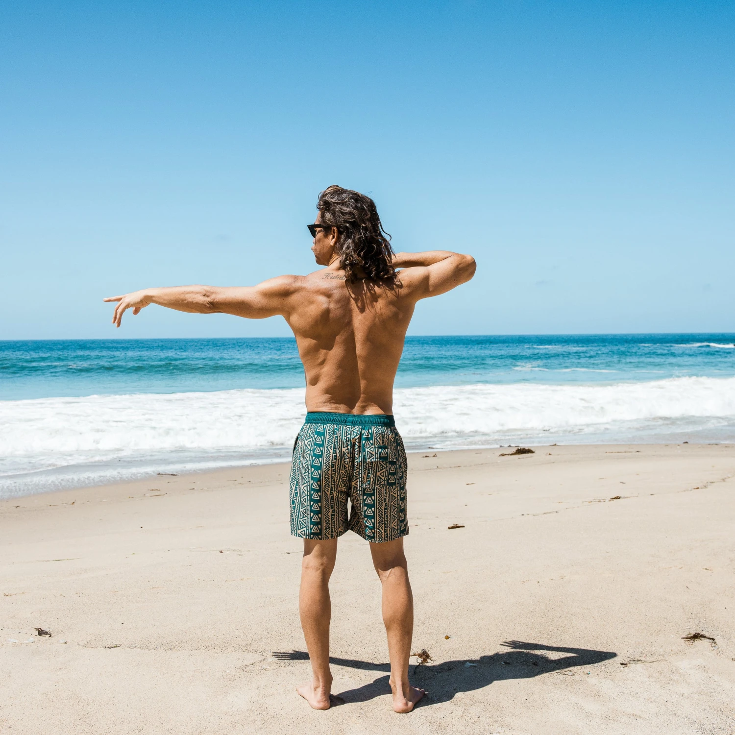 Lineage // Perfect 10 Trunk (16") 8 Lineage // Perfect 10 Trunk (16") - Image 8