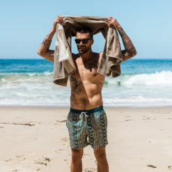 Mid // Lux Beach Towel -Kyosho Shop 258A3968