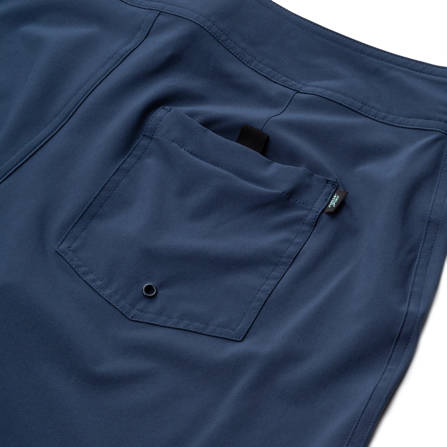 Stealth // All Day Trunk (18") 13 Stealth // All Day Trunk (18") - Image 13