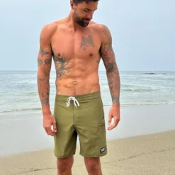 Stealth // Weekender Trunk (20") -Kyosho Shop StealthWeekenderMilitaryProductPage4